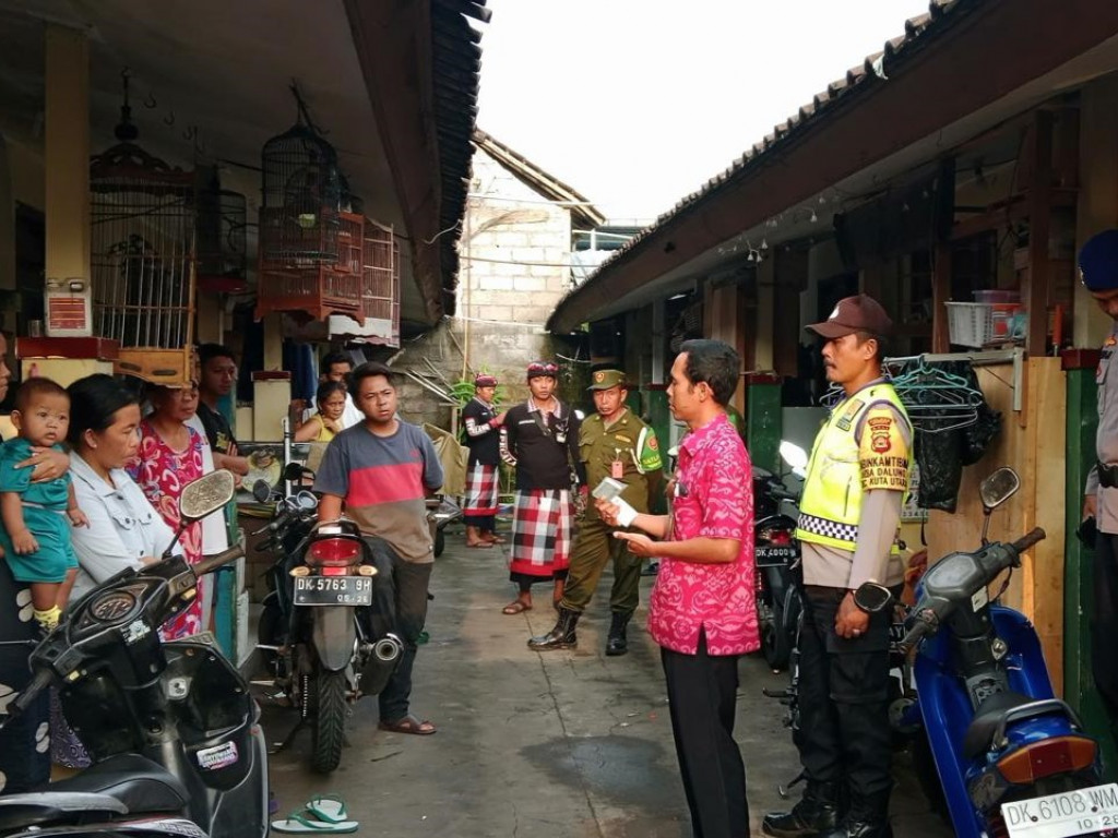 Kegiatan Hari Pertama Sidak Penduduk Non Permanen dan Penertiban Pedagang Miras di Desa Dalung